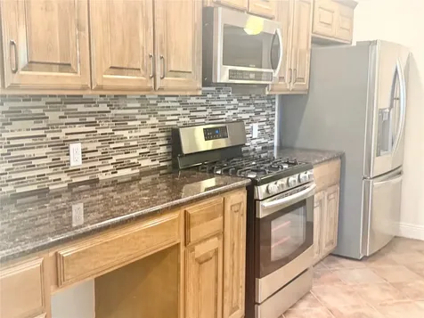 212 South Street Baytown TX 77520