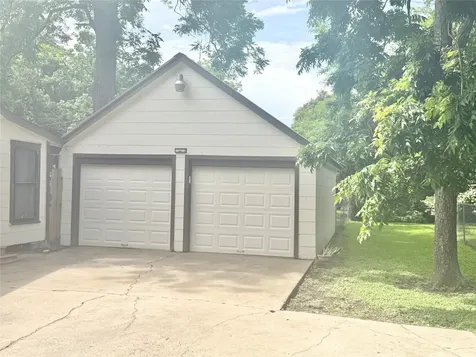 212 South Street Baytown TX 77520
