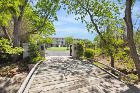 633 Quintana Roo Place Seabrook TX 77586