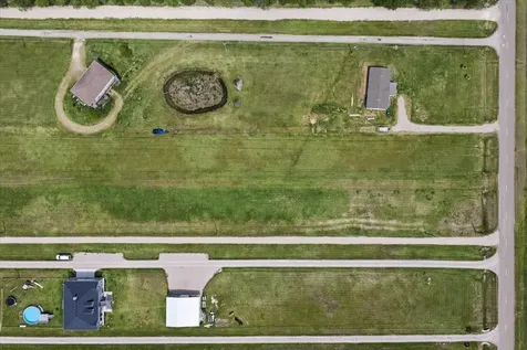 4409 W Bayshore Road Anahuac TX 77514