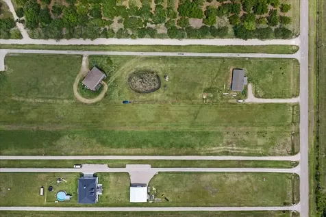 4409 W Bayshore Road Anahuac TX 77514