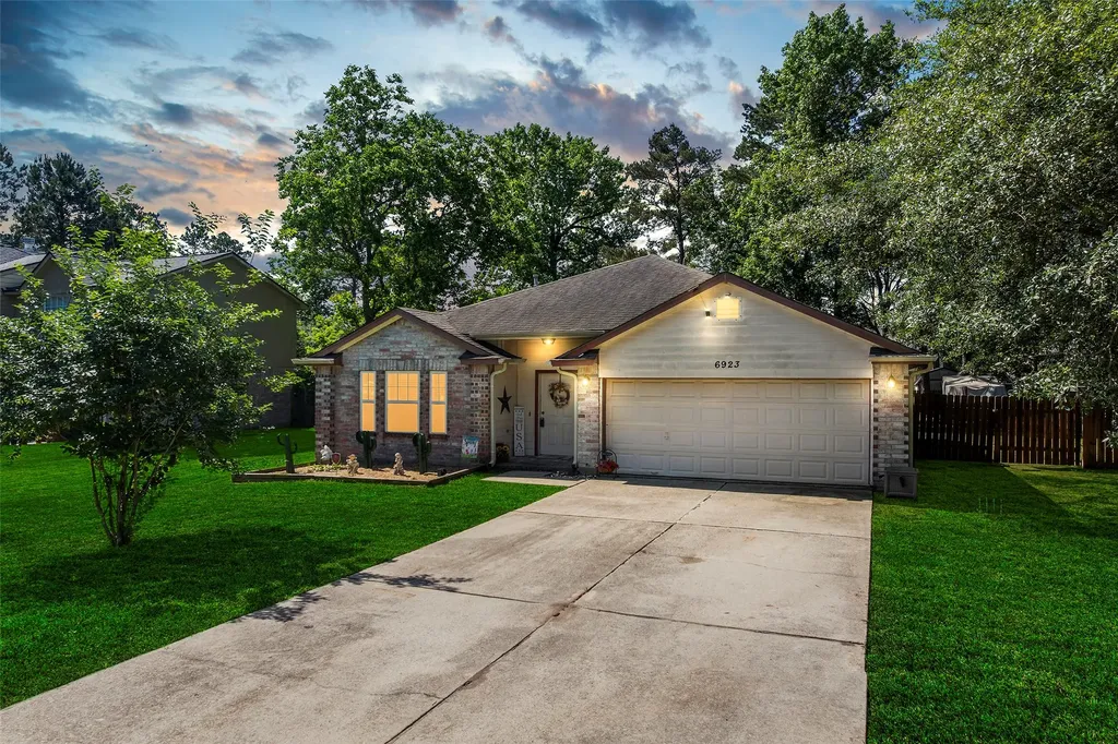 6923 Grant Drive Magnolia TX 77354