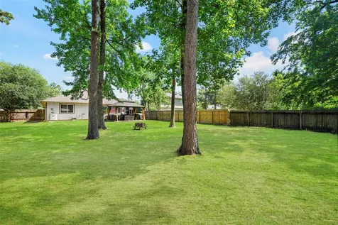 6923 Grant Drive Magnolia TX 77354