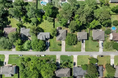 6923 Grant Drive Magnolia TX 77354