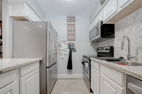 1860 White Oak Drive 375 Houston TX 77009