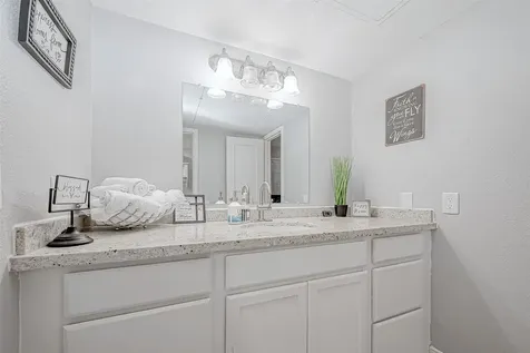 1860 White Oak Drive 375 Houston TX 77009