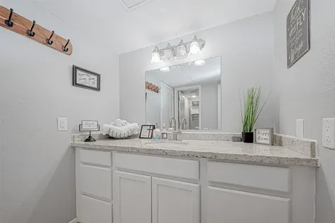 1860 White Oak Drive 375 Houston TX 77009