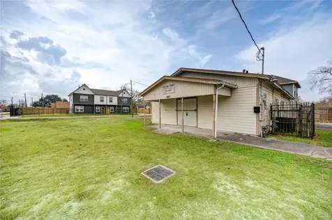 6433 Eastland Street Houston TX 77028