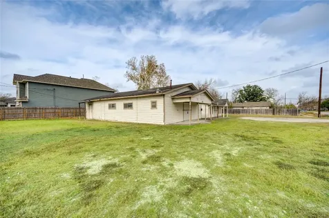 6433 Eastland Street Houston TX 77028