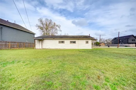 6433 Eastland Street Houston TX 77028