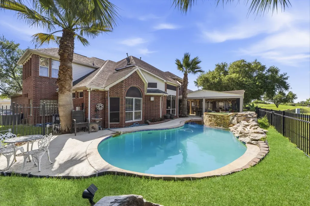 11823 Canyon Mills Drive Houston TX 77095