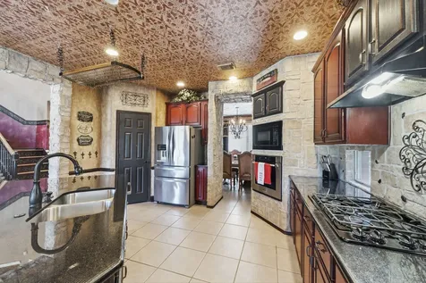 11823 Canyon Mills Drive Houston TX 77095