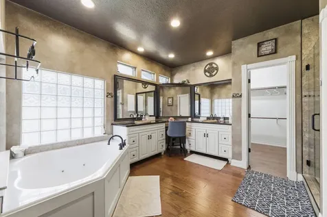11823 Canyon Mills Drive Houston TX 77095