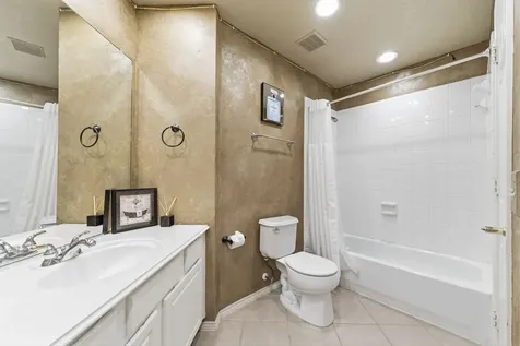 11823 Canyon Mills Drive Houston TX 77095