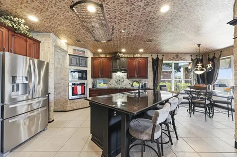 11823 Canyon Mills Drive Houston TX 77095