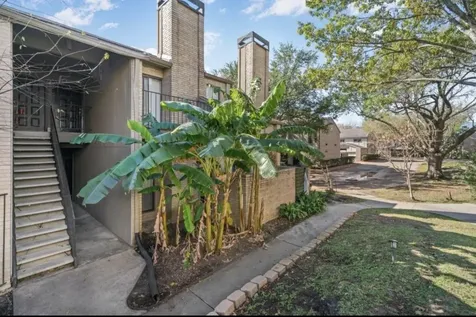 10811 Richmond Avenue 72 Houston TX 77042