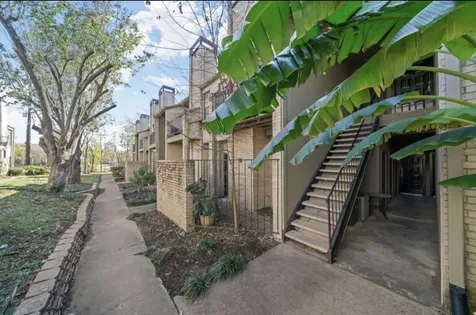 10811 Richmond Avenue 72 Houston TX 77042