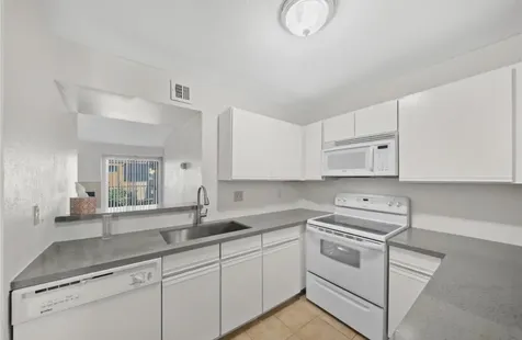 10811 Richmond Avenue 72 Houston TX 77042