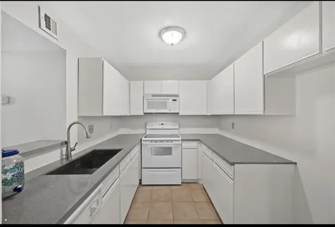 10811 Richmond Avenue 72 Houston TX 77042