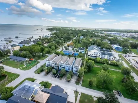 612 8th Street Kemah TX 77565