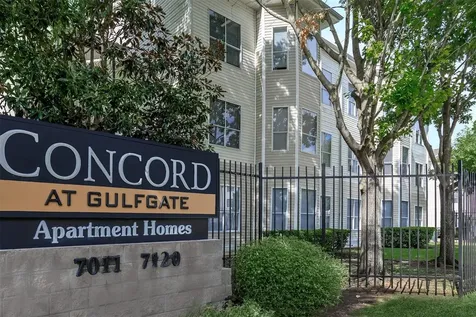 7120/7011 Village Way 332 Houston TX 77087