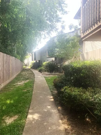 7200 Clarewood Drive 1904 Houston TX 77036