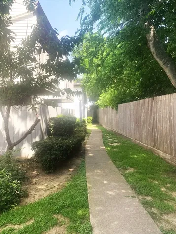 7200 Clarewood Drive 1904 Houston TX 77036