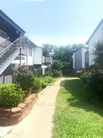 7200 Clarewood Drive 1904 Houston TX 77036