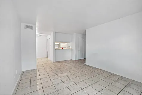 7200 Clarewood Drive 1904 Houston TX 77036