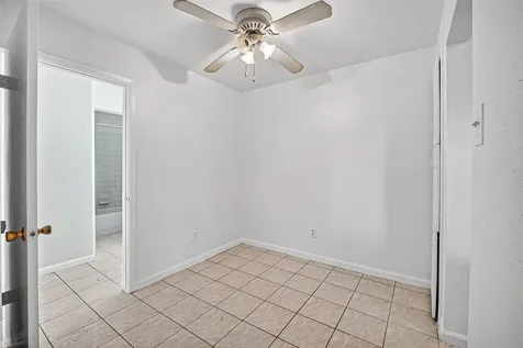 7200 Clarewood Drive 1904 Houston TX 77036