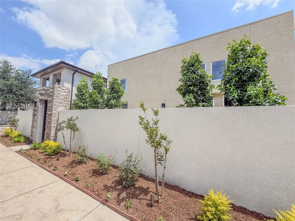 11606 Royal Parkside Place Houston TX 77082