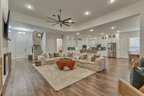 71 Victoria Drive W Montgomery TX 77356