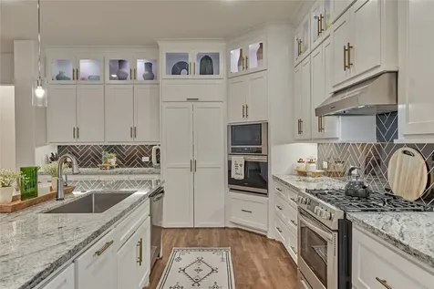 71 Victoria Drive W Montgomery TX 77356