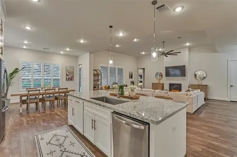 71 Victoria Drive W Montgomery TX 77356
