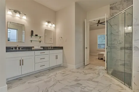 71 Victoria Drive W Montgomery TX 77356