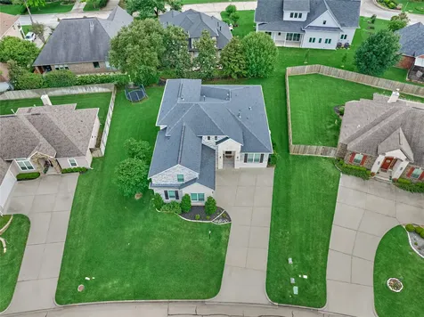 71 Victoria Drive W Montgomery TX 77356