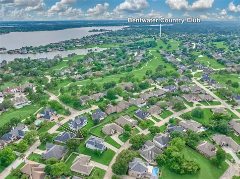 71 Victoria Drive W Montgomery TX 77356