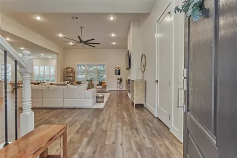 71 Victoria Drive W Montgomery TX 77356