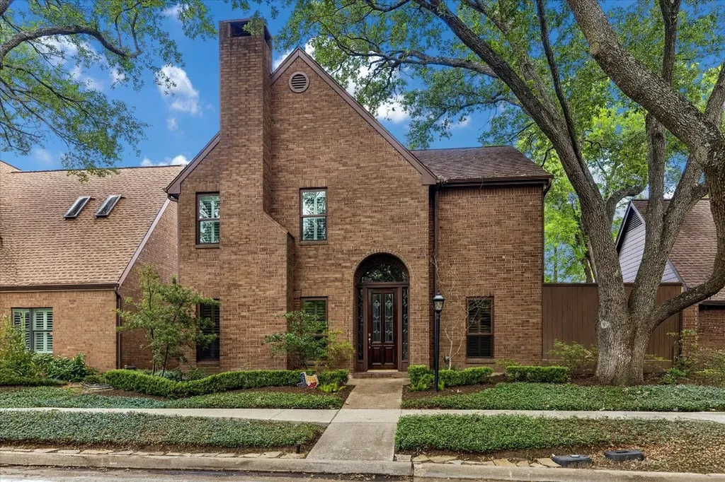 6 Pembrook Court Bellaire TX 77401