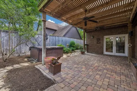 6 Pembrook Court Bellaire TX 77401