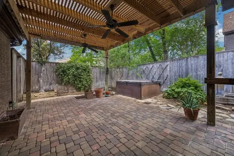 6 Pembrook Court Bellaire TX 77401