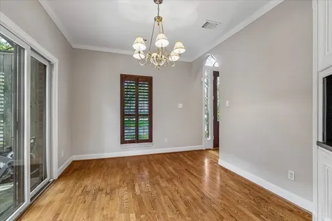 6 Pembrook Court Bellaire TX 77401