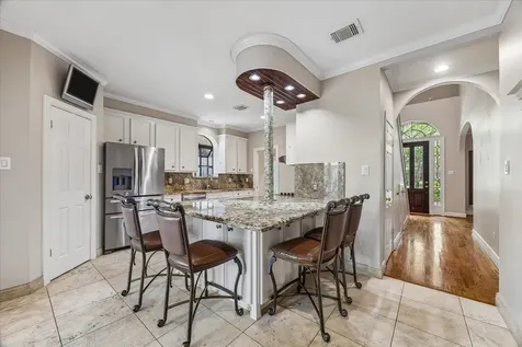 6 Pembrook Court Bellaire TX 77401