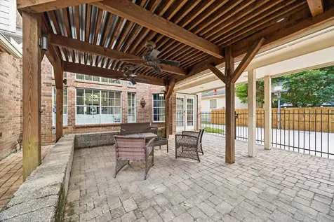 2214 Deer Cove Trail Kingwood TX 77339