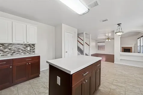 6002 Villa Hills Drive Houston TX 77066