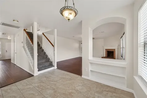 6002 Villa Hills Drive Houston TX 77066