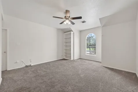 6002 Villa Hills Drive Houston TX 77066
