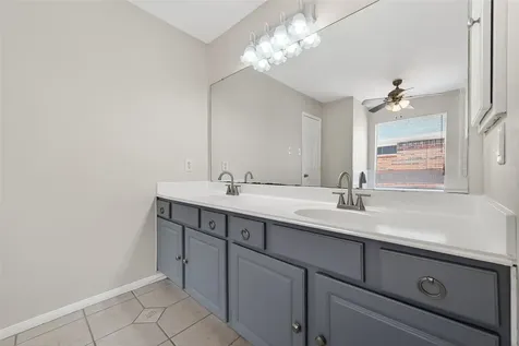 6002 Villa Hills Drive Houston TX 77066