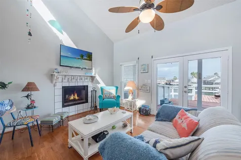 1426 Tiki Drive Tiki Island TX 77554