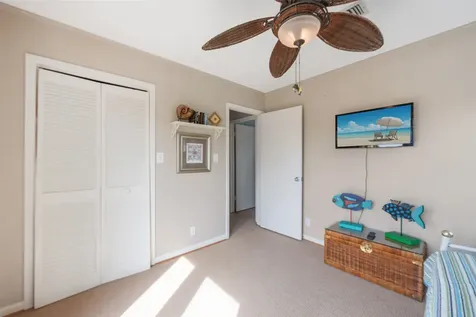 1426 Tiki Drive Tiki Island TX 77554